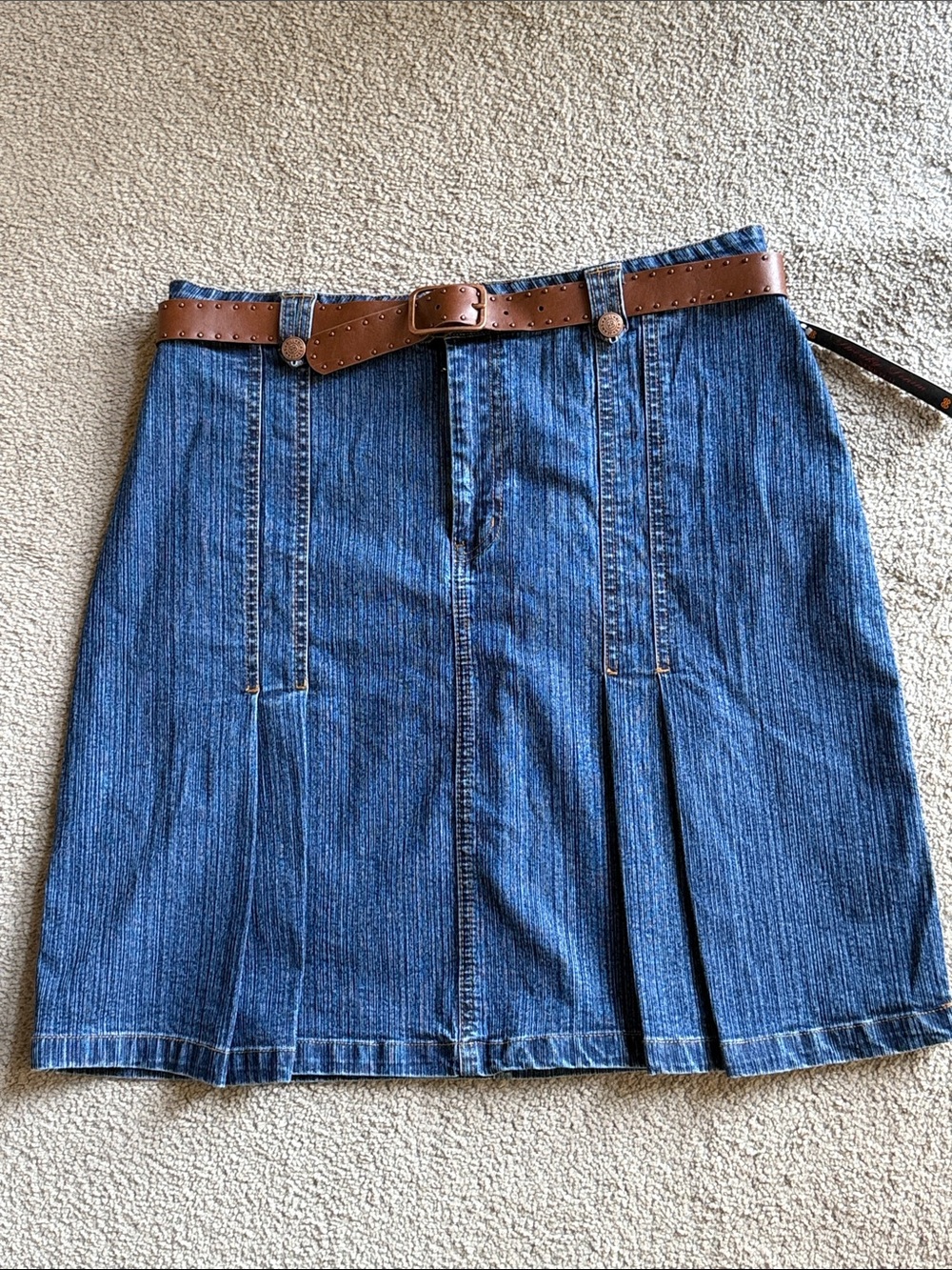 Bill Blass Streaky Denim Stretch A-Line Skirt with Brown Belt!